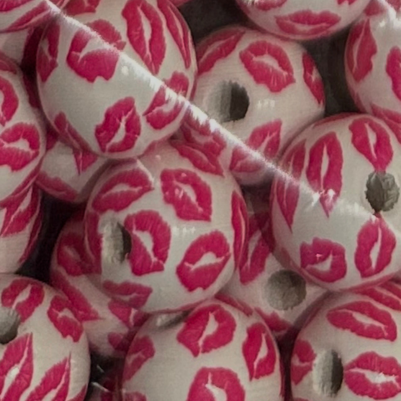 White wooden beads with pink lip print pattern