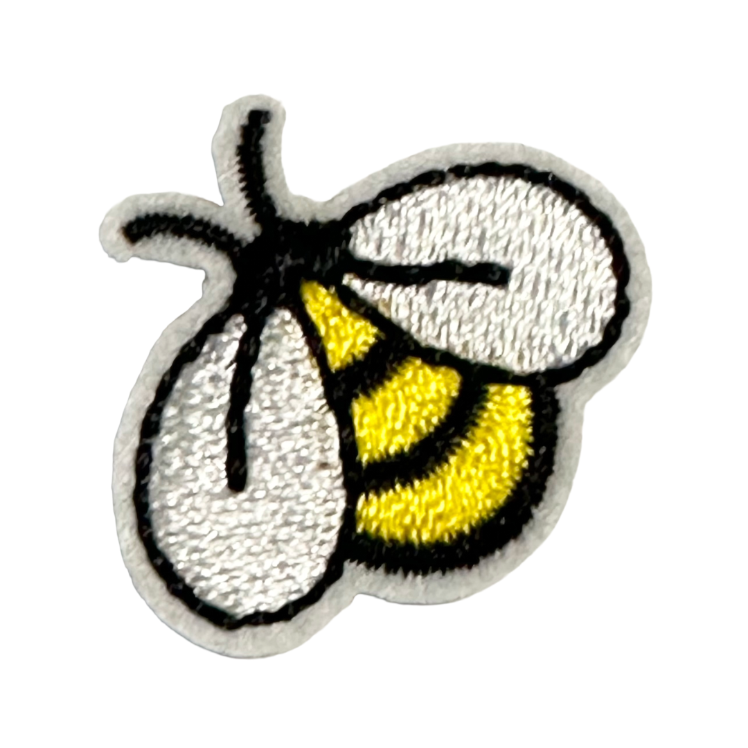 1" embroidered bee wreath accent