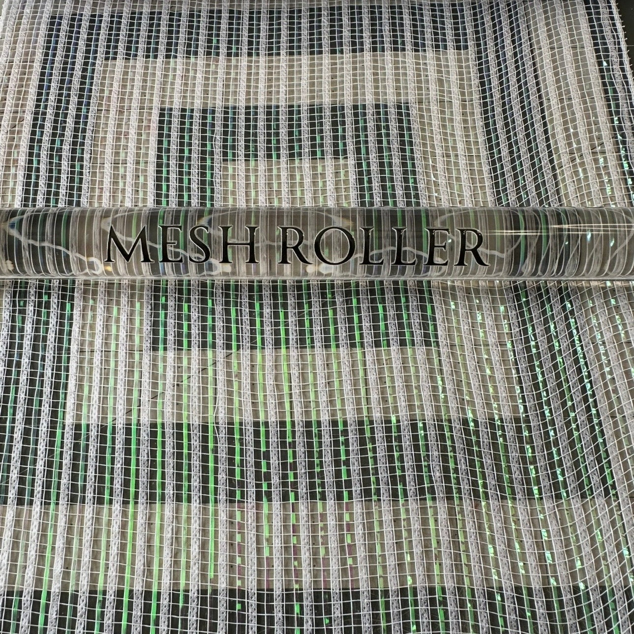 monkeys creations mesh roller with deco mesh to on craft mat